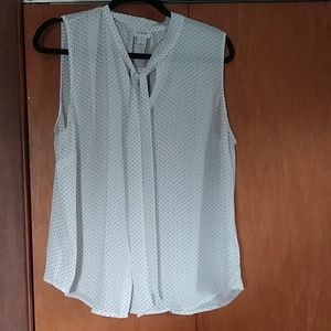Button down tank